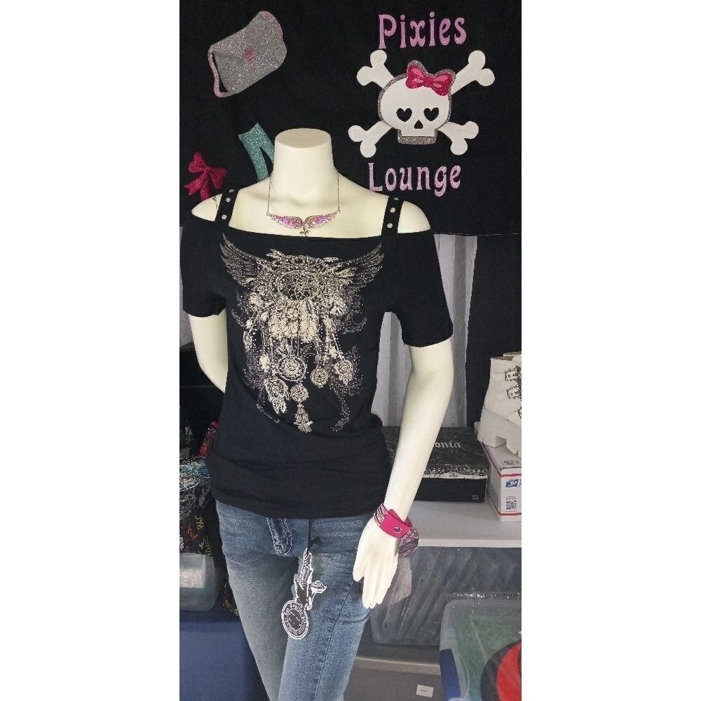 Dreamcatcher Cold Shoulder Eyelet Top NWT